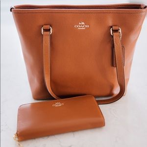 Coach leather brown zip top tote
